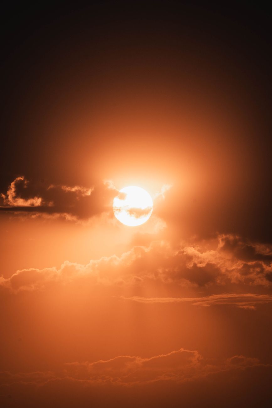 vibrant sunset over leon de los aldama